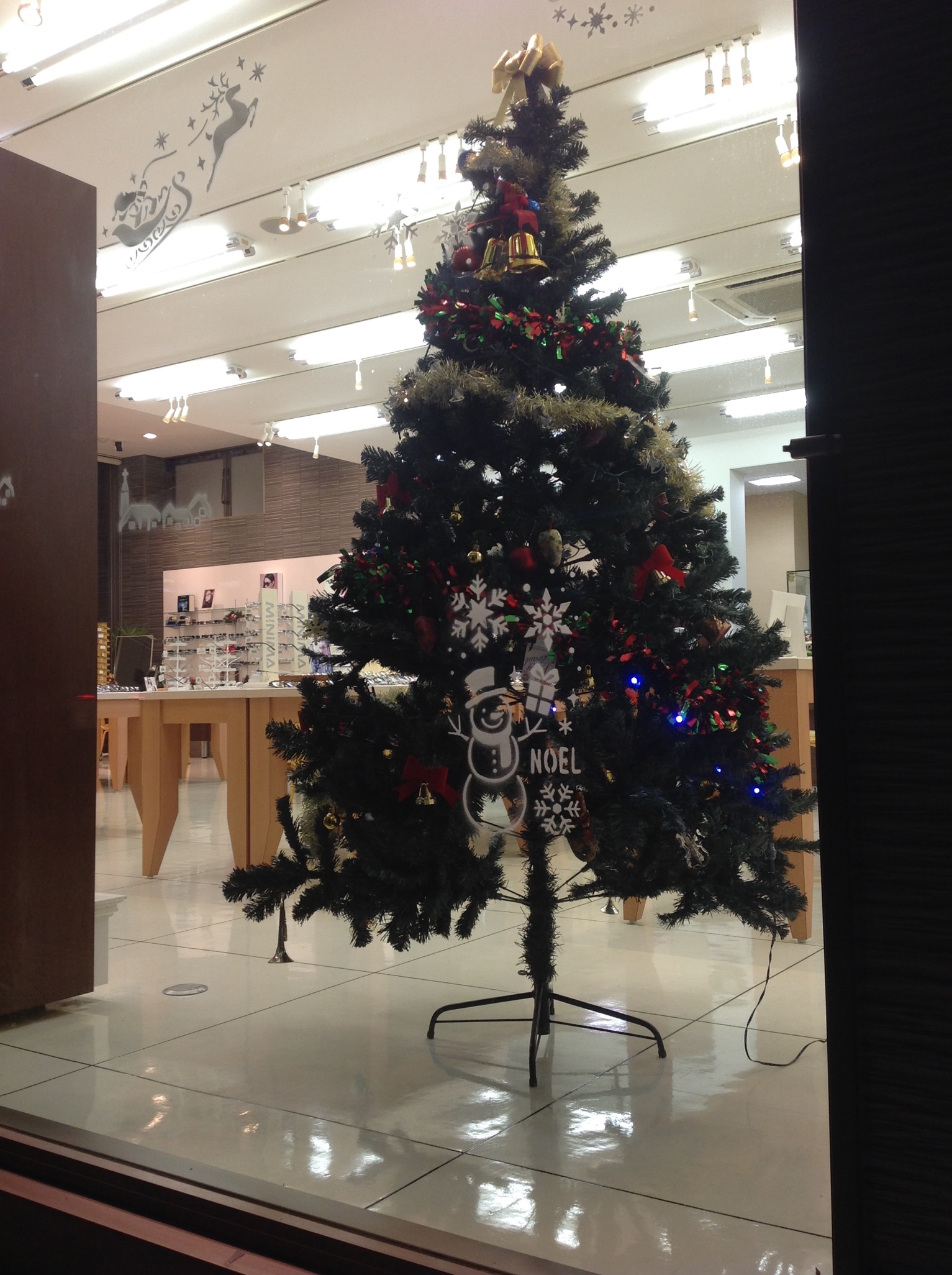 トム･フクダ西岐波店のクリスマスツリー
